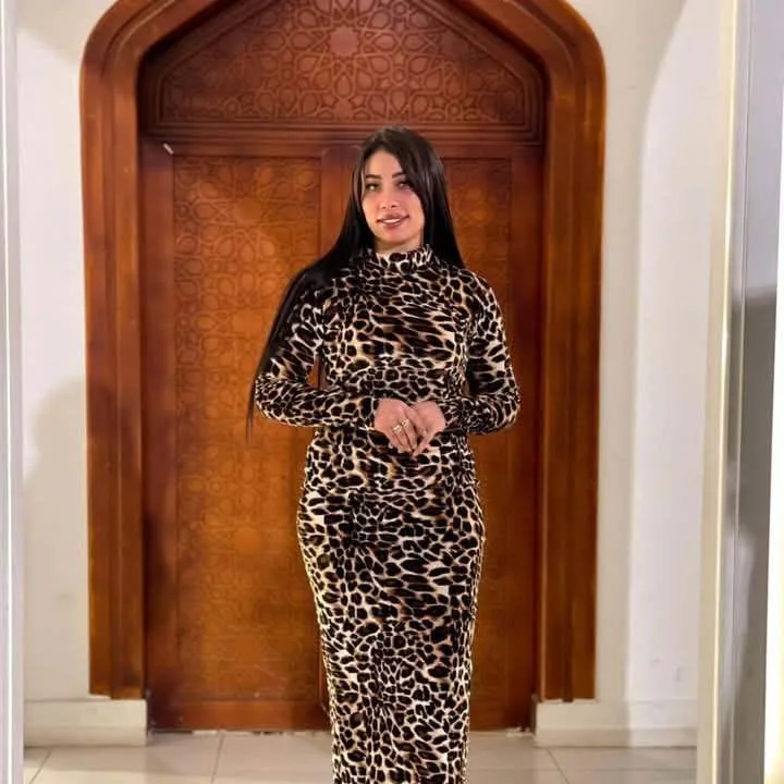 فستان طويل قطيفه